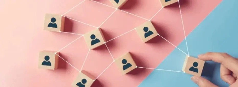 Как мога да видя всичките си свързани акаунти?
